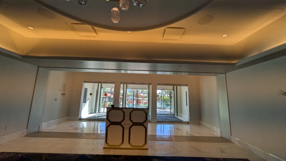 ラスベガスヒルトンアットザワールドのプールの受付