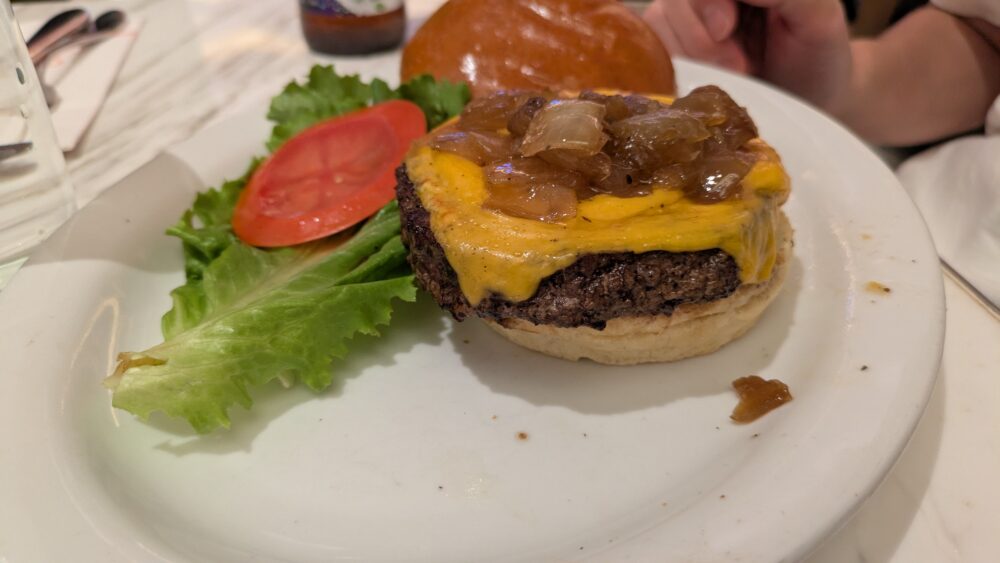 ジュニアーズのチーズバーガー