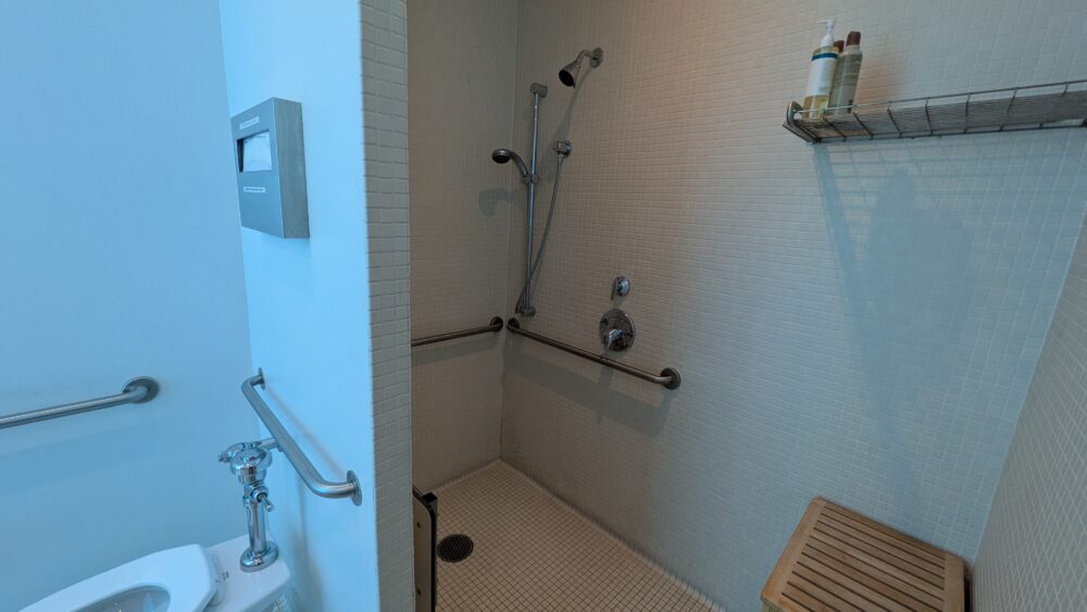 ヴァージン・アトランティック航空のクラブハウスのシャワー