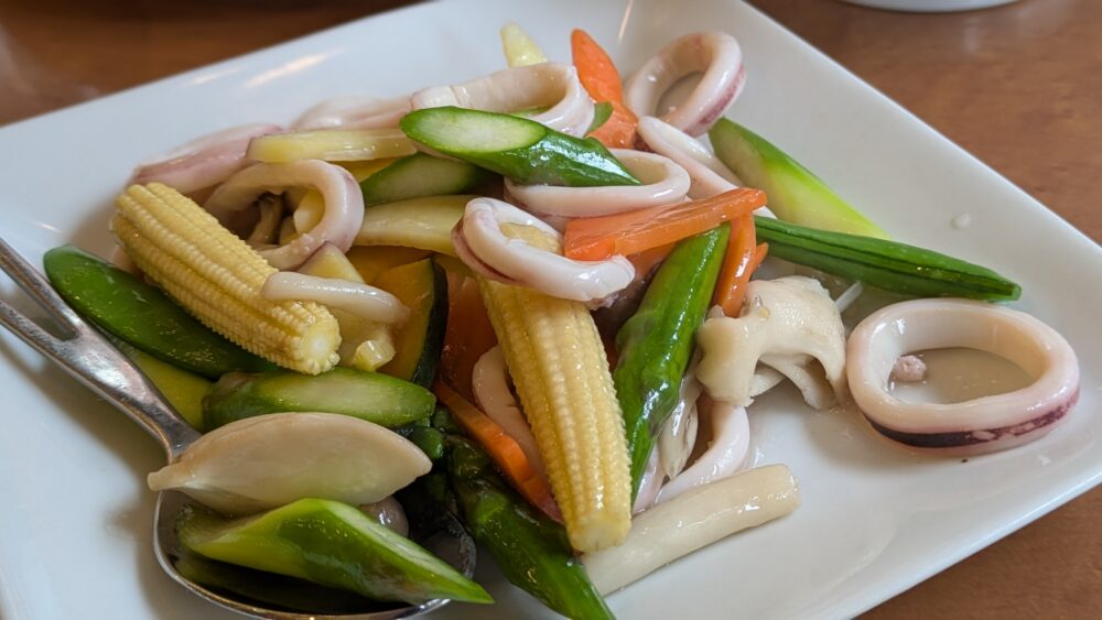 一楽のイカと季節野菜のうす塩炒め