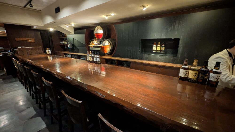 日比谷BAR WHISKY-Sのカウンター