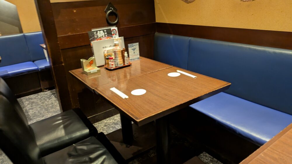 庄や上野駅前店のテーブル席