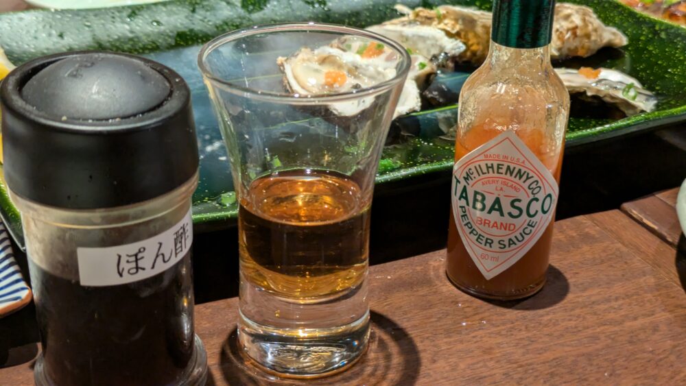 庄や上野駅前店の牡蠣にはウィスキーとタバスコとポン酢