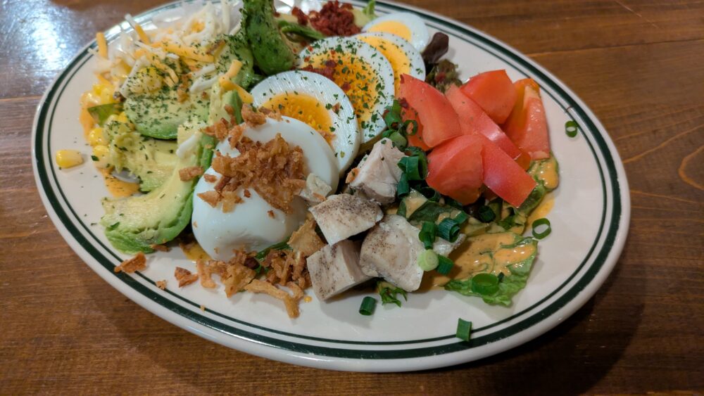 18ステーキダイナーのコブサラダ