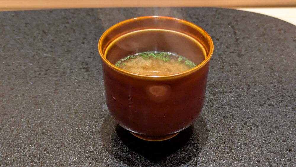 鮨美吟のしじみの味噌汁