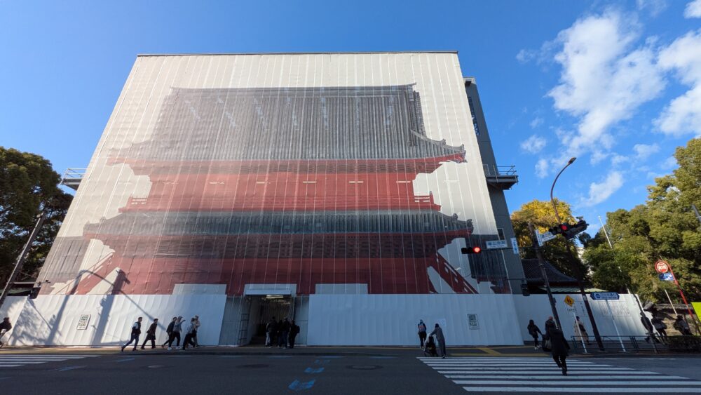 増上寺の門は改修中