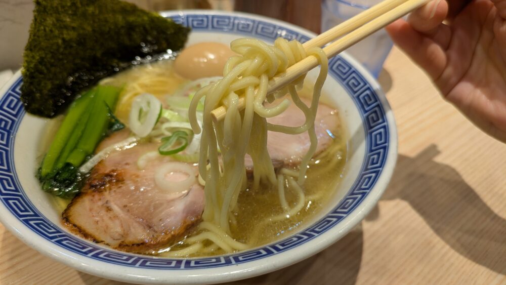 麺屋二代目弘の味玉塩ラーメン
