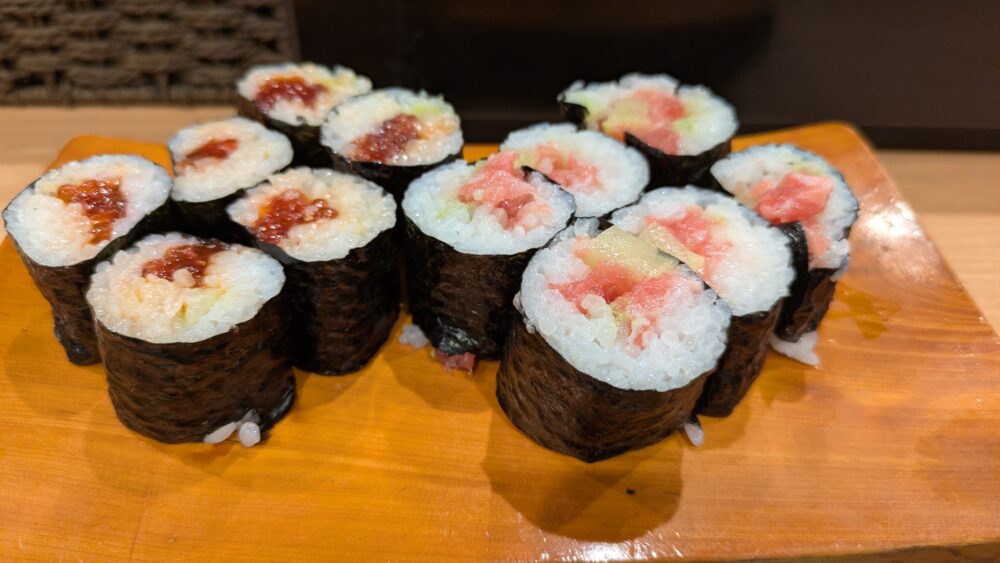 次郎長寿司のいくらとトロタク巻き