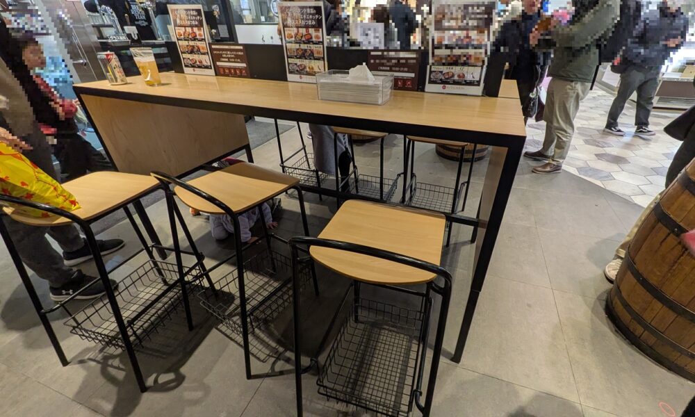 ビールスタンド重富ekieの店内