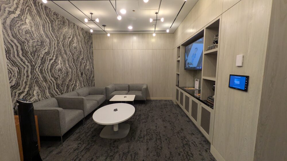 ラスベガス空港アメックスセンチュリオンラウンジの専用エリアの奥の快適なスペース