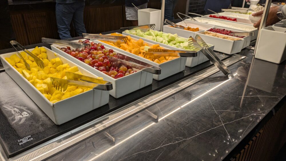 ラスベガス空港アメックスセンチュリオンラウンジのフルーツ