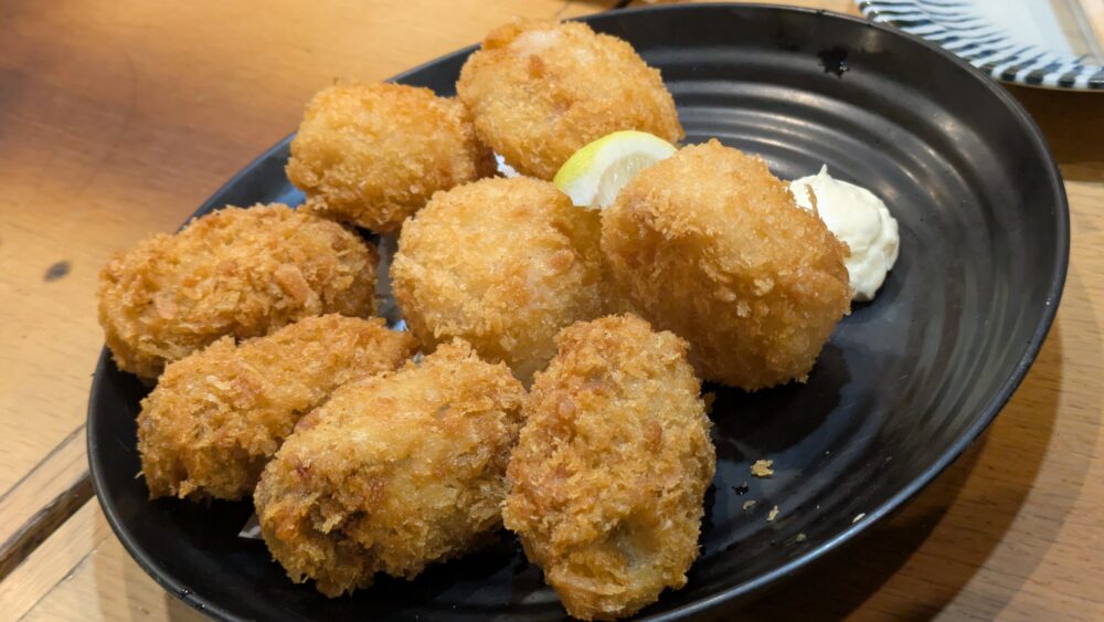 飛梅神田西口店の牡蠣フライとタコカツ