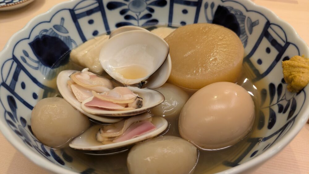 いく味のはまぐりおでん