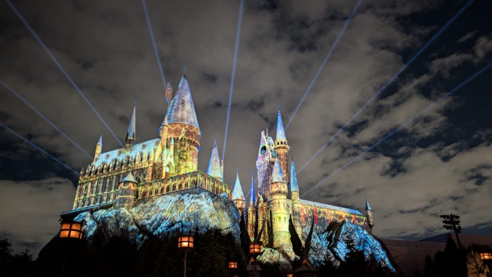 ホグワーツ城のプロジェクションマッピング
