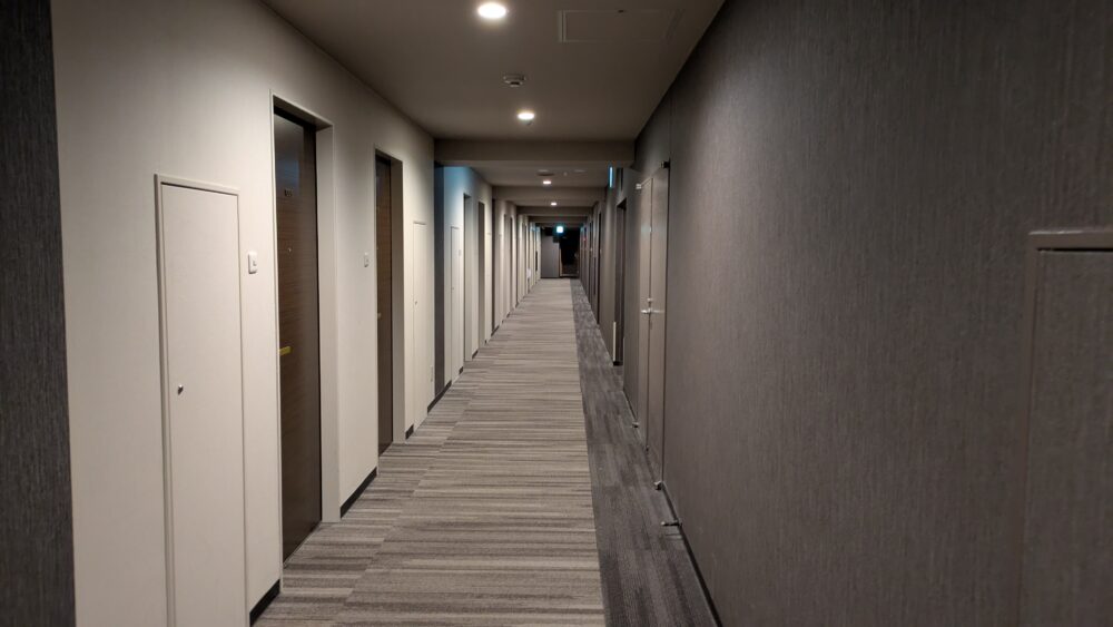 ホテルプラザオーサカの廊下