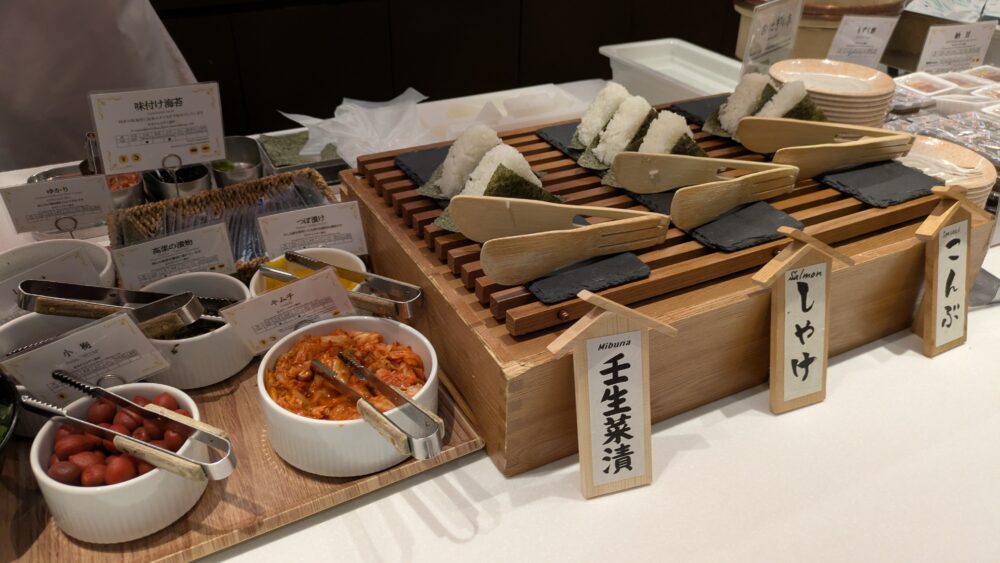 ホテルプラザオーサカの朝食のおにぎり