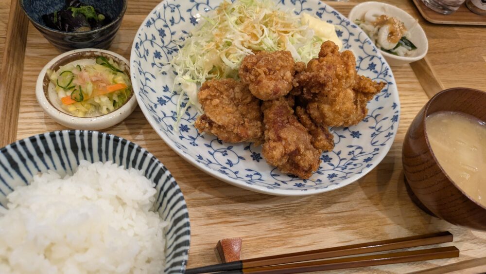 食堂オーツカの唐揚げ