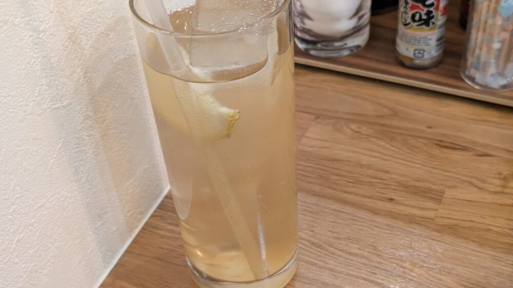 食堂オーツカの自家製生姜のジンジャエール