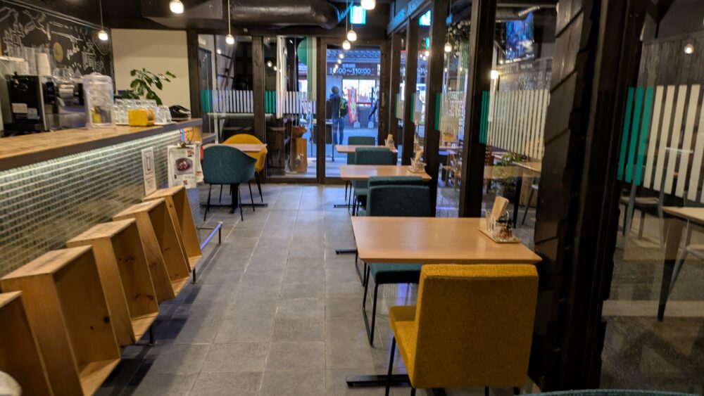 但馬牛極みの宿小宿縁の1階のカフェバー