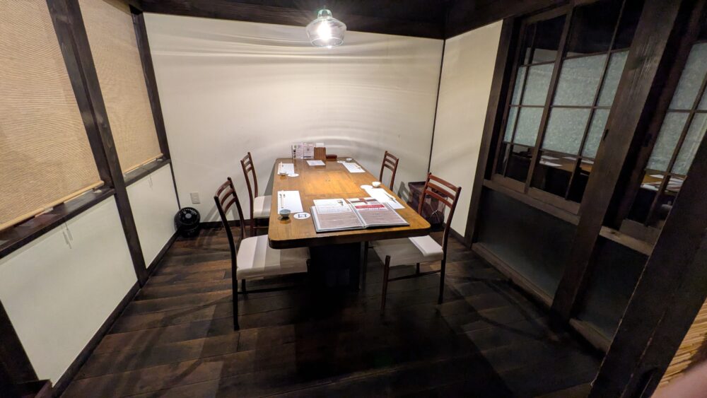いろりダイニング三國のテーブル席