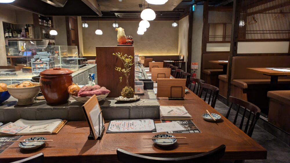 こだわりもん一家本八幡店の店内