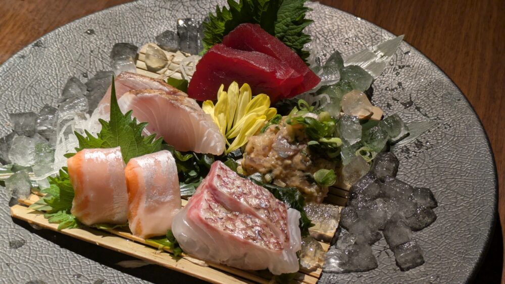 こだわりもん一家本八幡店の刺身盛り合わせ