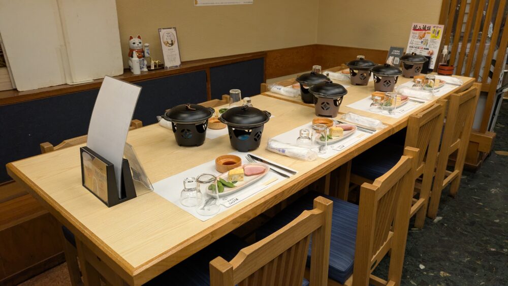 こんごう庵湯島店のテーブル席