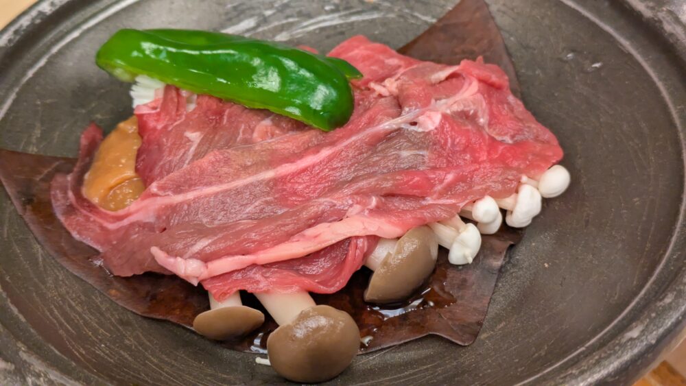 こんごう庵湯島店の和牛の朴葉味噌焼