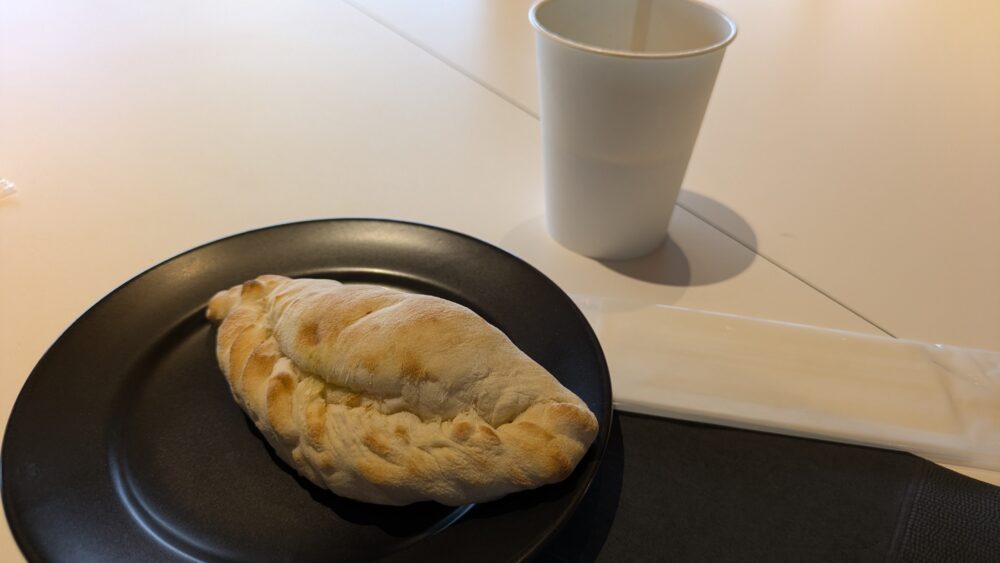 羽田空港国内線北ウイングのパワーラウンジの食事