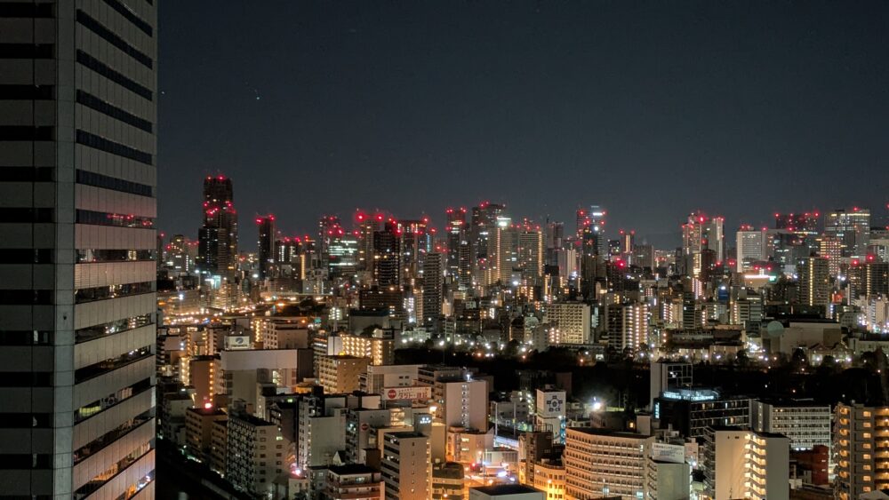 モントレラスール大阪のツインルームからの夜景
