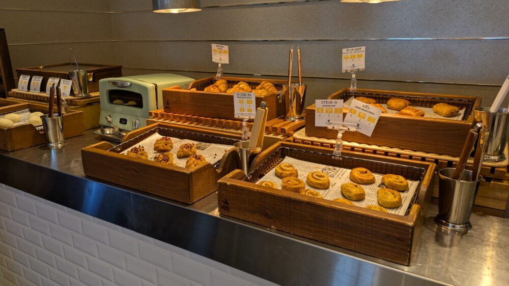 モントレラスール大阪の朝食のパン