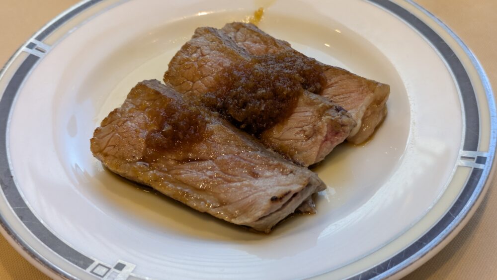 モントレラスール大阪の朝食のステーキ