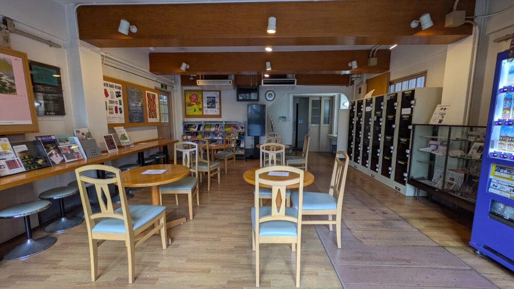 アサヒグループ大山崎山荘美術館の休憩スペースの店内