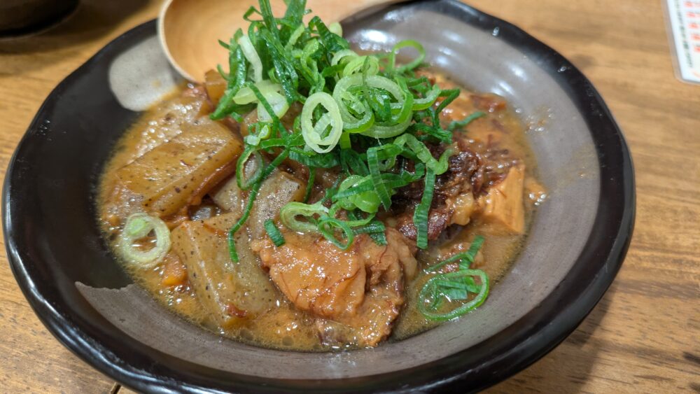 焼き鳥居酒屋鶏と酎ハイとり巣神田のどて焼き