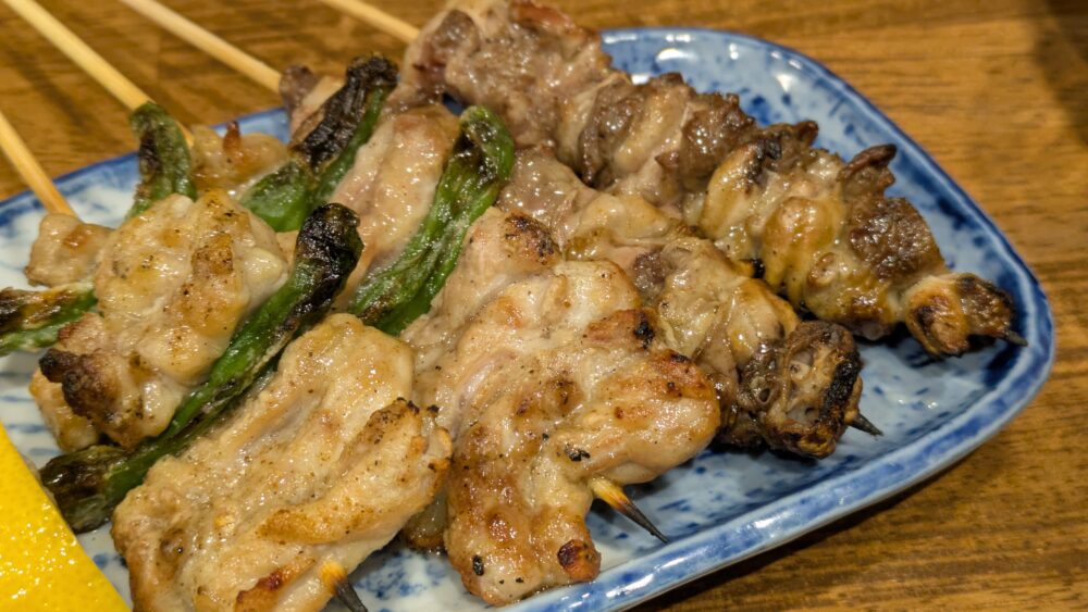 焼き鳥居酒屋鶏と酎ハイとり巣神田のはつもととせせとう