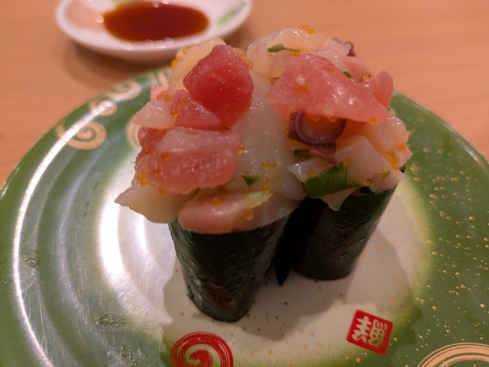 海鮮寿しトリトンアトレ品川店の海鮮爆弾軍艦