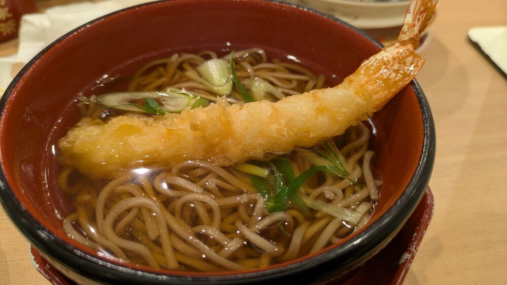 海鮮寿しトリトンアトレ品川店のの海老天ぷらそば