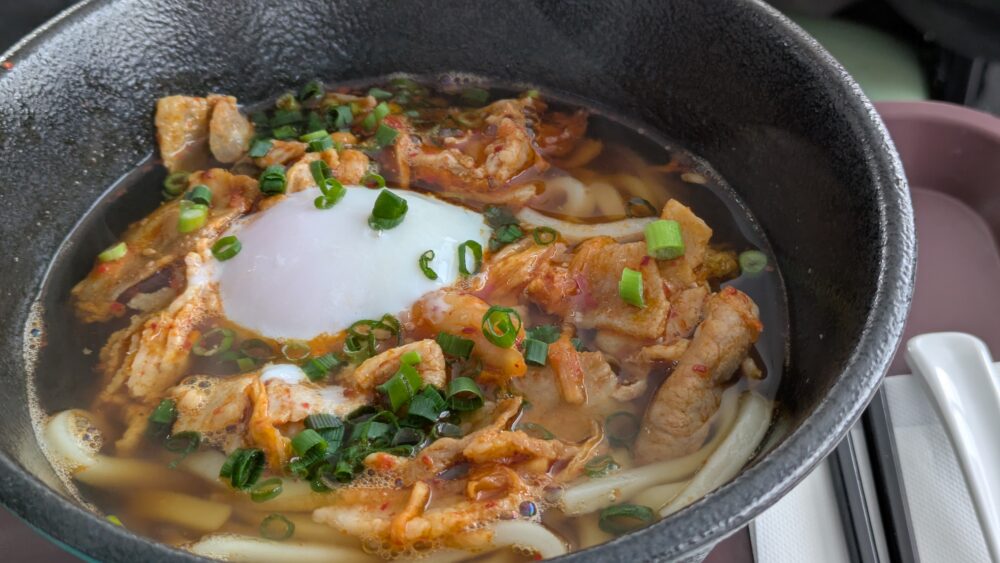 フライングフォックスの豚キムチうどん