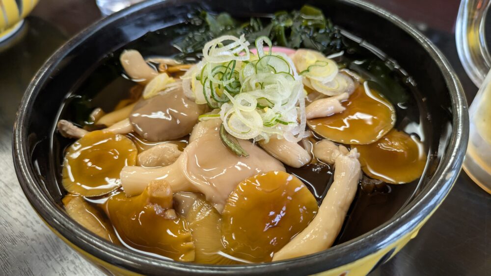 草笛上田店のきのこ蕎麦