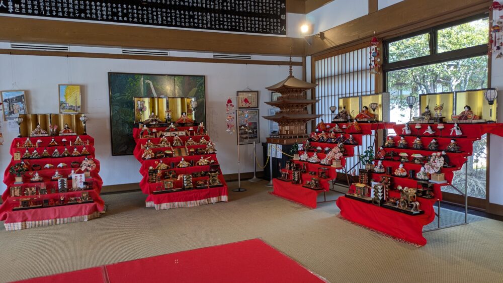 鬼子母神堂のひな飾り