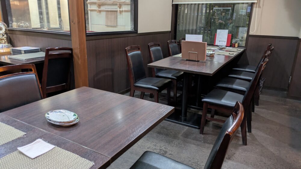 夏見屋のテーブル席