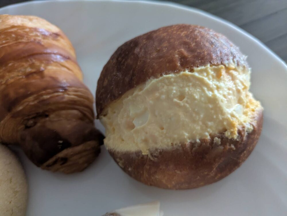 アレ・ル・パン（Allez le pain）のブリオッシュタマゴサンド