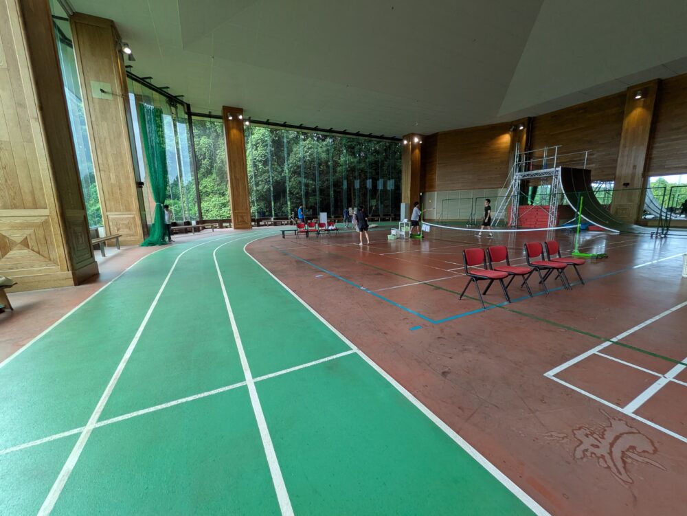 リソルの森の多目的体育館のランニングコース