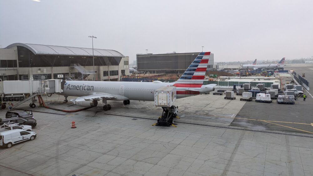 アメリカン航空のフラッグシップラウンジからの眺望