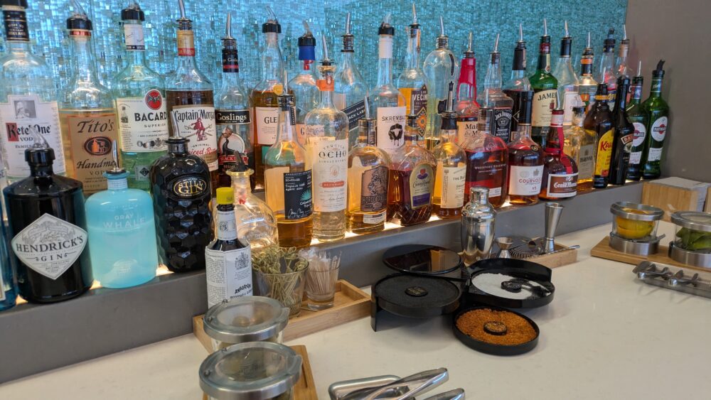 アメリカン航空のフラッグシップラウンジのアルコール