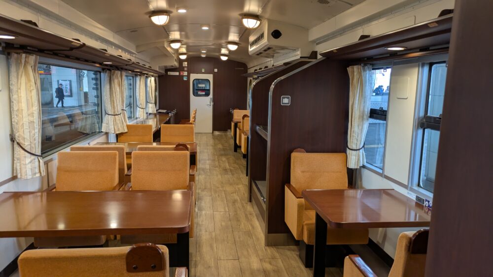 えとせとらの車内の雰囲気