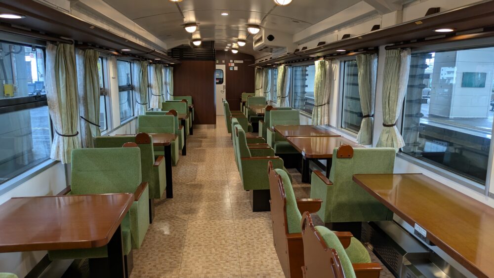 えとせとらの車内