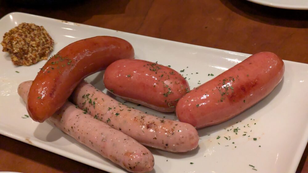 TOKYOCIRCUSCAFEのソーセージ盛り合わせ