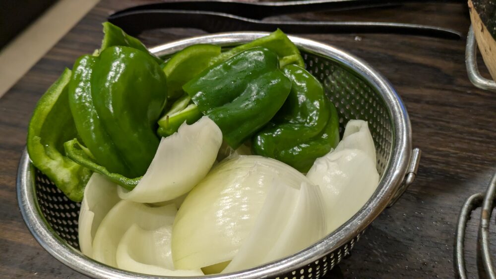 ジンギスカン椿のピーマンと玉ねぎ