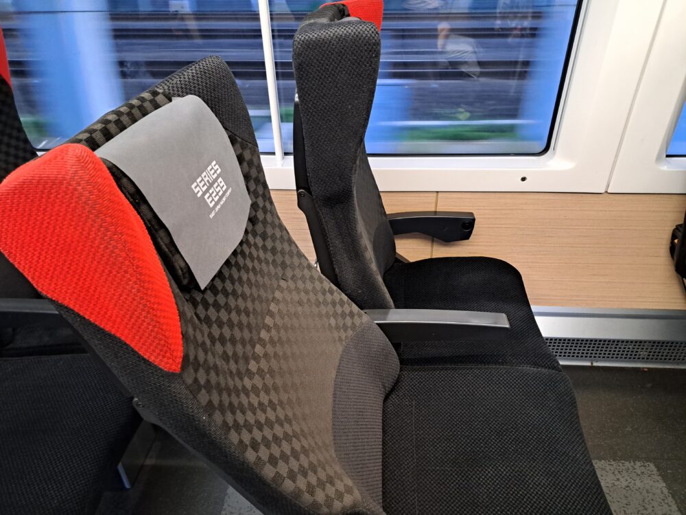 E259系のリクライニング